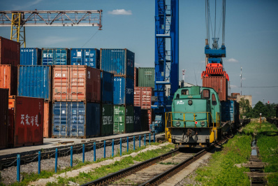Перевозки грузов в контейнерах на сети РЖД в первом квартале 2023