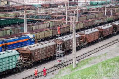 Укрзализныця обновит парк грузовых вагонов и загрузит «умирающие» предприятия отрасли