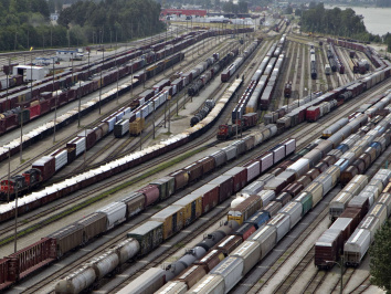 Кабмин РФ в 2020 г. хочет дать 950 млн руб. на возмещение затрат на покупку грузовых вагонов