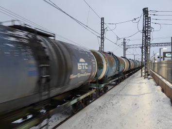 Поставки нефти по железной дороге вместо трубопровода Дружба начнутся в мае