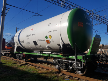 Вагон-цистерна модели 15-558С-04 – заслуга уральских инженеров