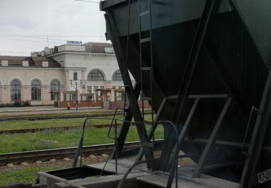 Укрзализныця ввела запрет на въезд порожних зерновозов, цементовозов и крытых вагонов