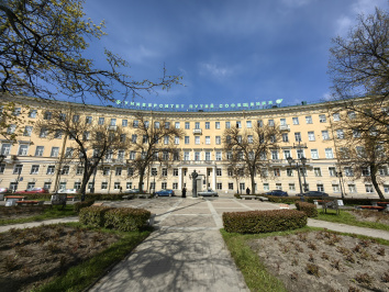 За вагонами глаз да глаз
