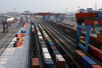 Грузопоток железнодорожных контейнеров в порту Гамбурга вырос более чем на 10%