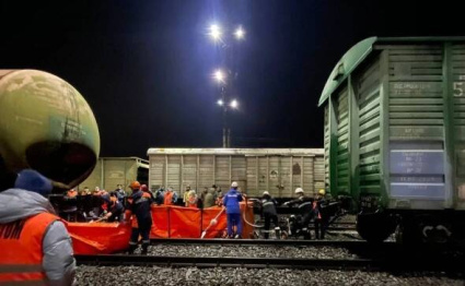 Топливо разлилось на станции под Красноярском из-за столкновения вагонов