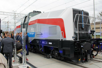 Польская Pesa представила прототип водородного локомотива