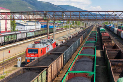 РЖД планирует вывозить пустые вагоны из-под угля сдвоенными поездами