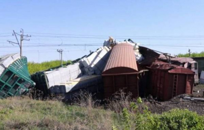 По факту схода с рельсов 15 грузовых вагонов в Самарской области возбудили уголовное дело