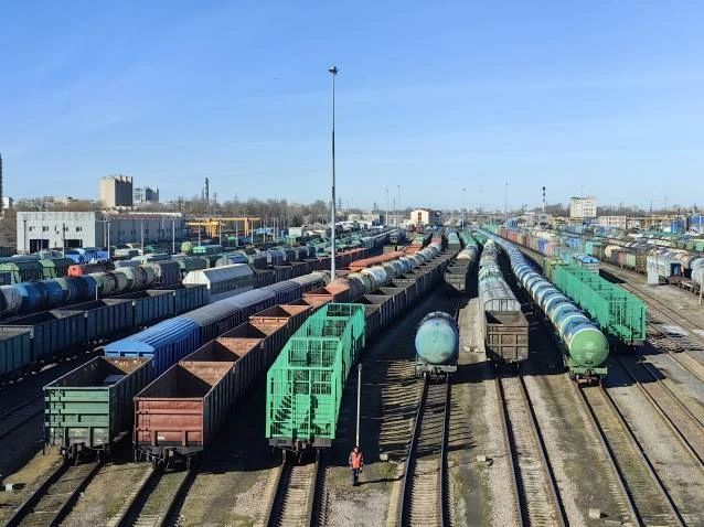 Погрузка нефти на РЖД снизилась на 16%