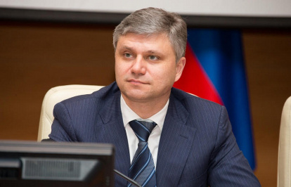 Олег Белозеров поддержал идею разрешить возить контейнеры в полувагонах