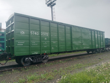 «ОМК Стальной путь» первой в России начала ремонтировать крытые вагоны по новым требованиям РЖД