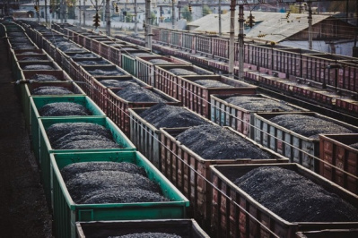 ФАС предлагает увязать скидки на ж/д перевозку угля с экологичностью портов