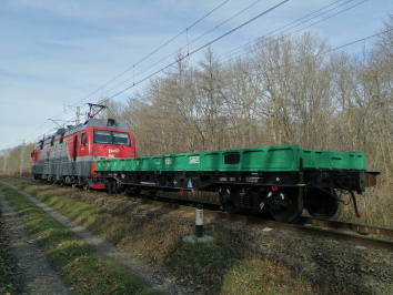 Получен сертификат соответствия на универсальный вагон-платформу модели 13-192-02